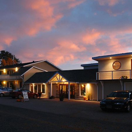 Sands On Golden Lake Hotel Bagian luar foto