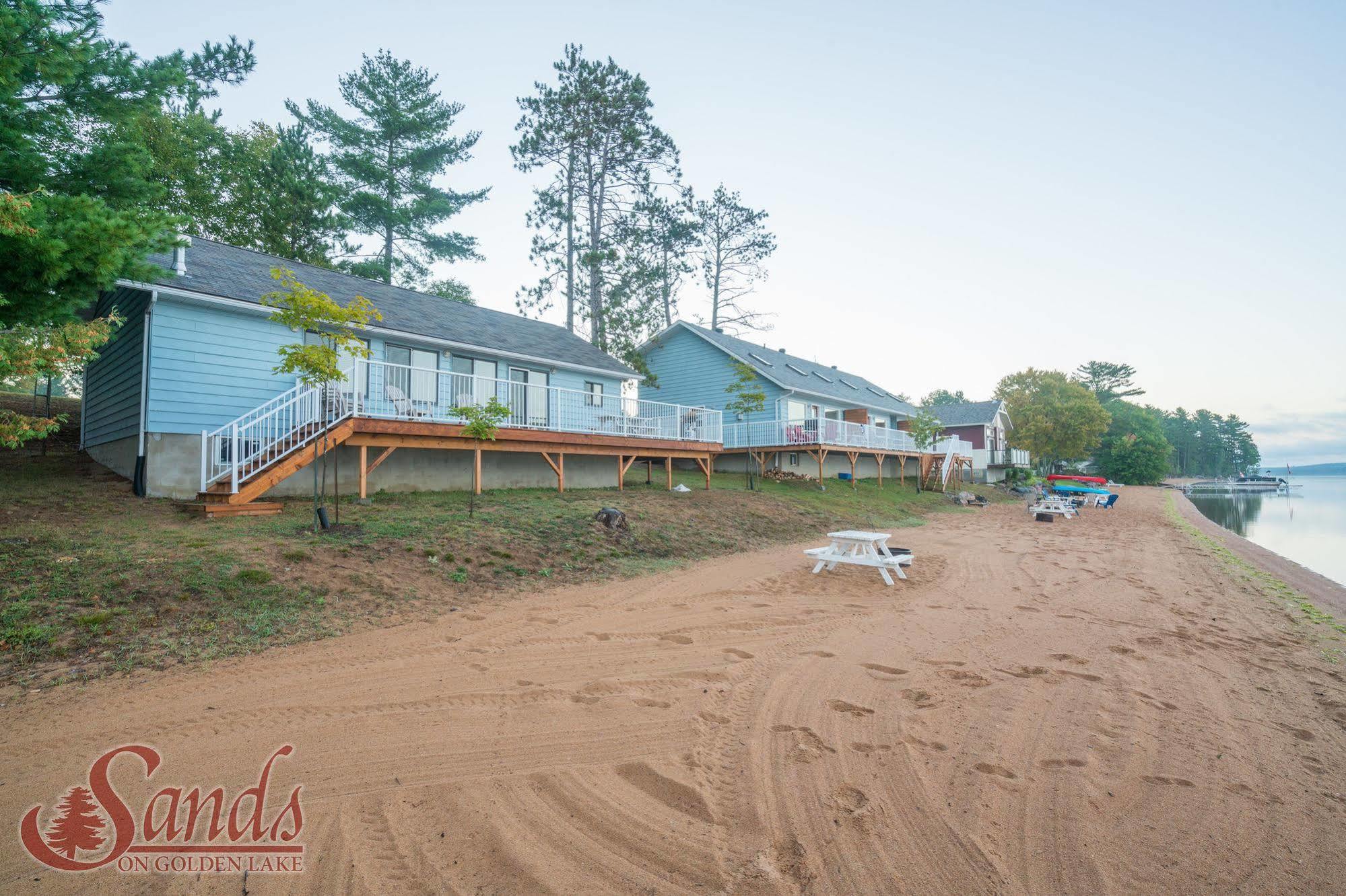 Sands On Golden Lake Hotel Bagian luar foto