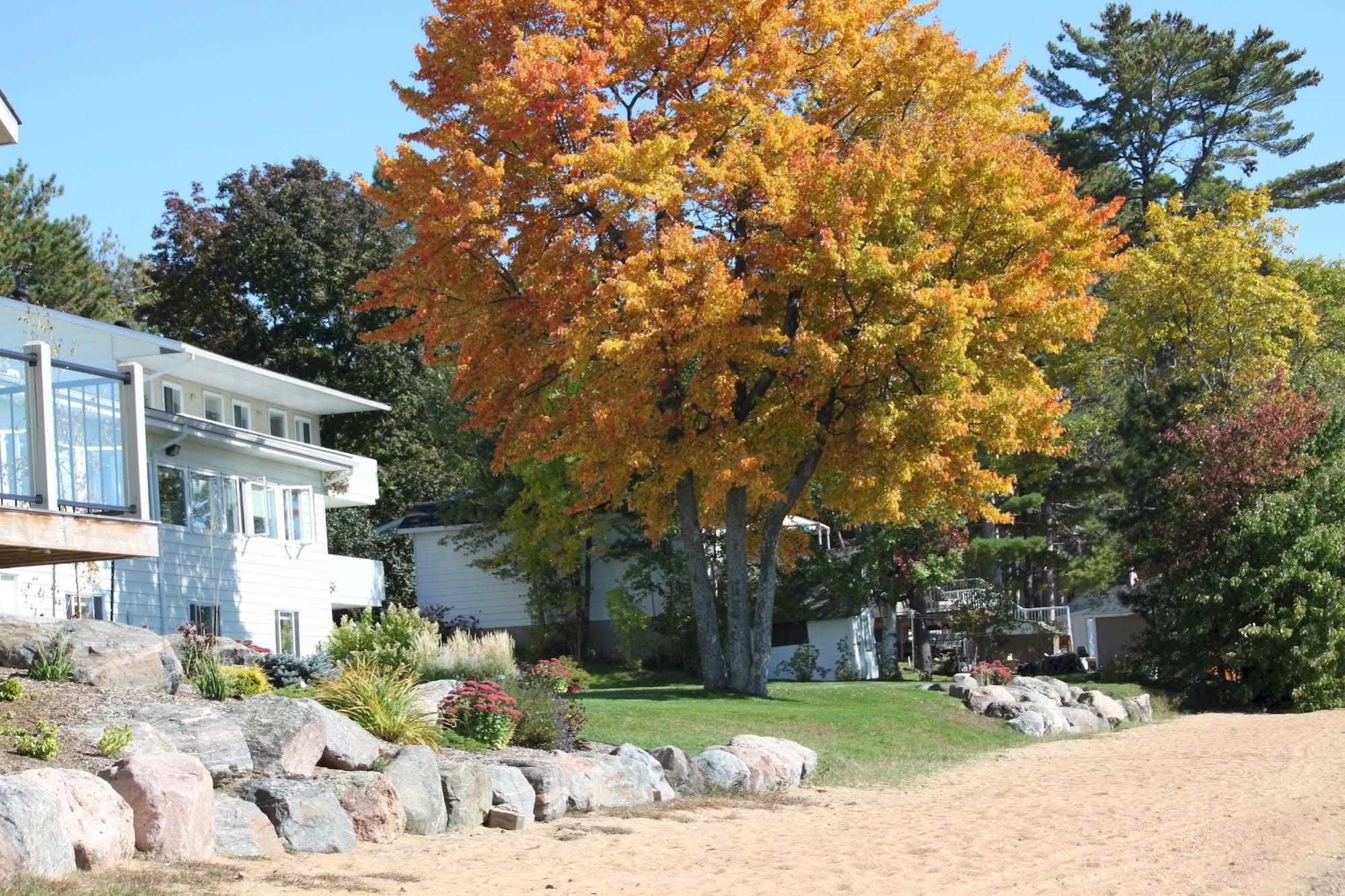 Sands On Golden Lake Bagian luar foto